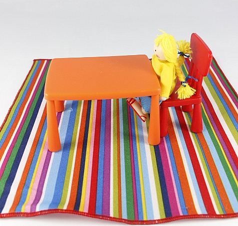 Mebelki (łóżko, szafa, stół, krzesło) - 24772